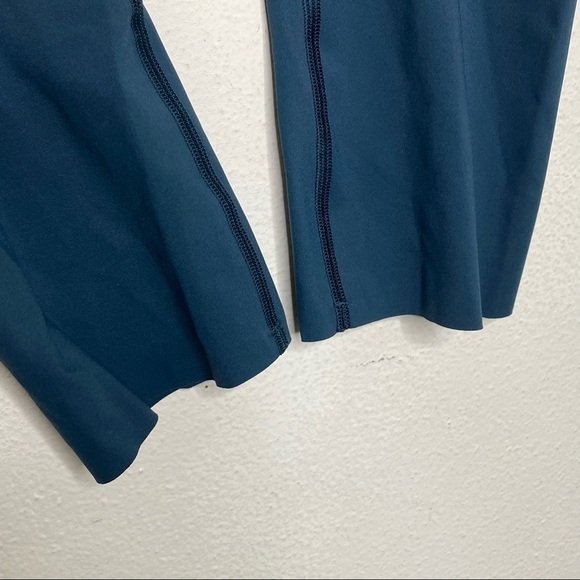 Lululemon Run The Day Crop Submarine / Black - Picture 2 of 9